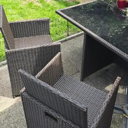 Single Sunny Stretford 맨체스터