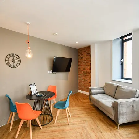 Spacious 2bed Flat W Security Apartment Manchester