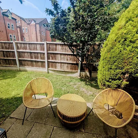 Detached House With Gated Parking In Whalley Range, Near Centre Manchester