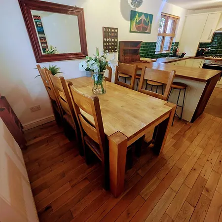 Detached House With Gated Parking In Whalley Range, Near Centre Villa Mánchester