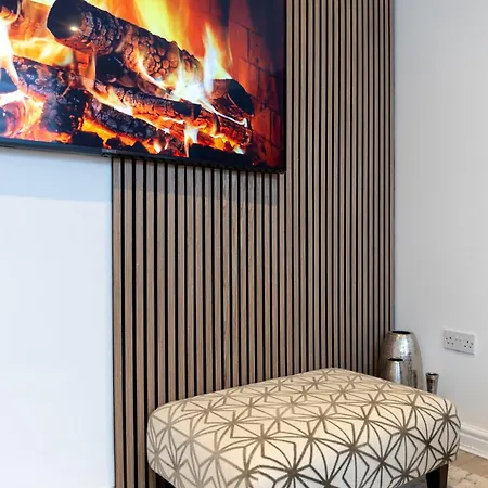 Perfect Stylish 2 Bed In Stockport מנצ'סטר