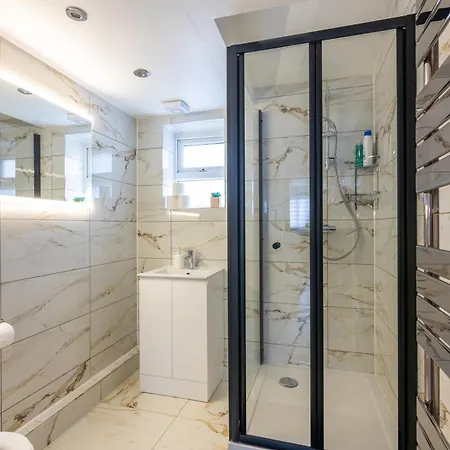 Perfect Easy Access To Centre Manchester