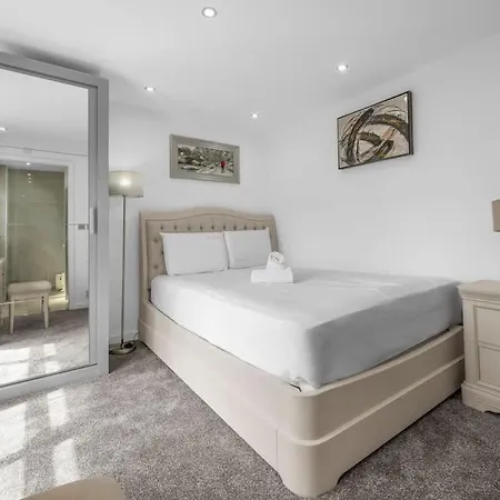 Nyaraló Sleeps 6 By Superhost