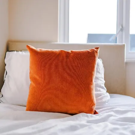 Spacious 3-bed With Free Parking And Near Centre 別荘 *