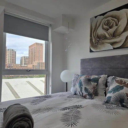 アパート Mega3 Luxury 2-bedroom,2-baths With Free Car Park マンチェスター