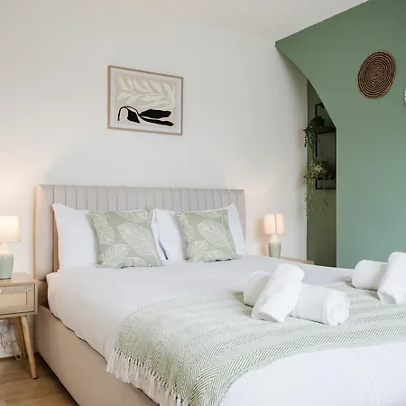 Heaton House - Parkside Charm And Comfort *