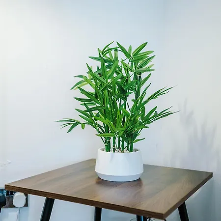 Spacious 3bed In Stretford, Sleeps 6, Parking *