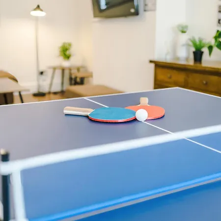 Spacious 3bed In Stretford, Sleeps 6, Parking Hébergement de vacances