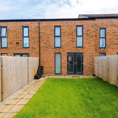 Spacious In Mcr - Free Parking, Ps5 & Superfast Wifi *