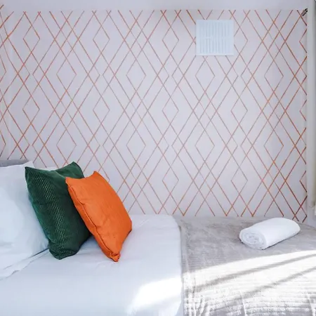 Comfortable & Spacious 3br House Near Coop Live Arena & Etihad Stadium With Free Parking - New Management Since Jan '26 曼彻斯特