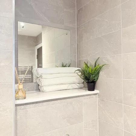 Greengate Apartment *