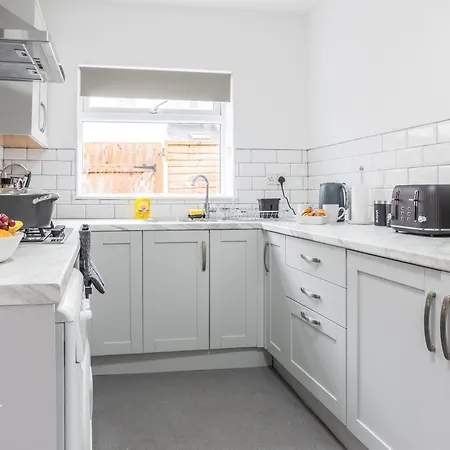 Modern 3bd House - Free Parking - Fast Wifi アパート マンチェスター