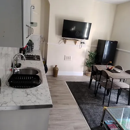 2 Beds Suburb Nestled Nook Appartement *