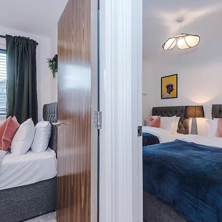 Big Mcr 5-bedroom Contractor House Sleeps 8 With Parking By Purestay * Manchester