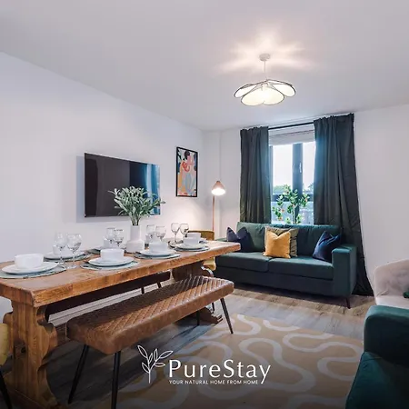 Big Mcr 5-bedroom Contractor House Sleeps 8 With Parking By Purestay Casa de Férias