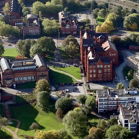 Гостевой дом Comfort Near Salford Uni- Samson Plab Манчестер