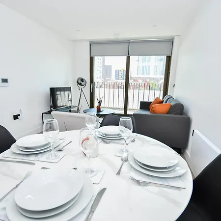 Contemporary 2 Bed Appartement