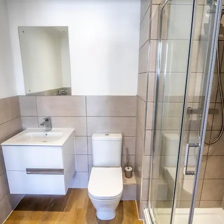 Zeni Alexandra Rise Two Bed Flat