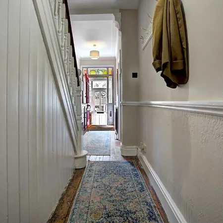 Holiday home Pass The Keys Large Victorian House In Trafford Park Manchester