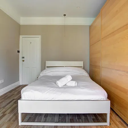 Large Victorian House In Trafford Park - Pass The Keys * מנצ'סטר