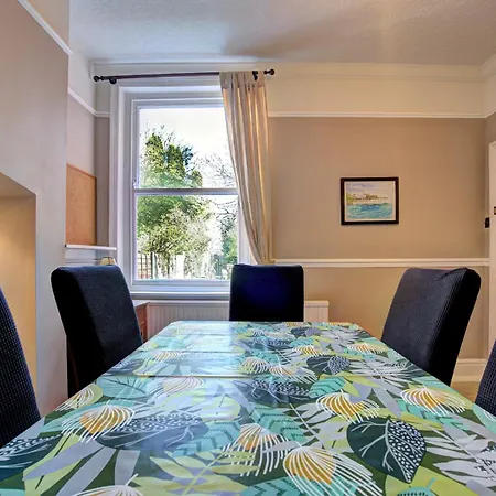 Large Victorian House In Trafford Park - Pass The Keys