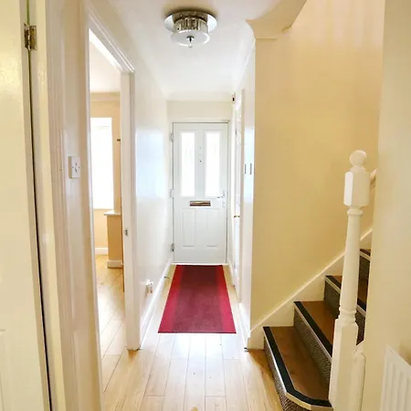 Base For 4 Bed-garden-free Parking - Pass The Keys * Manchester