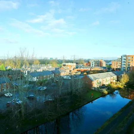 Cosy Mins Away To Man Etihad Arena - Pass The Keys *