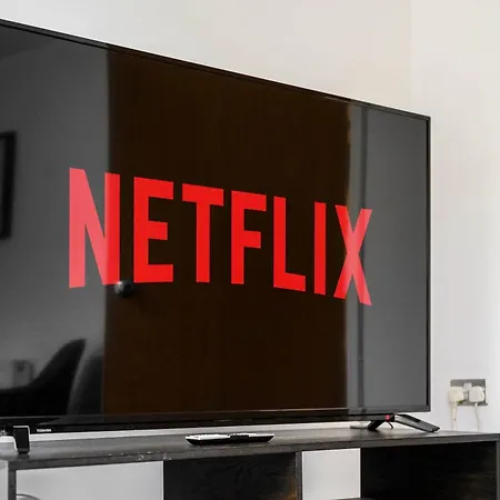 Luxury 4 Bed Home, Garden, Parking, 3 Baths Сasa de vacaciones Mánchester