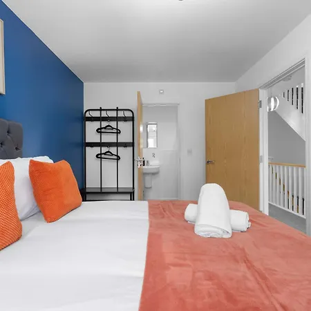 Сasa de vacaciones Luxury 4 Bed Home, Garden, Parking, 3 Baths