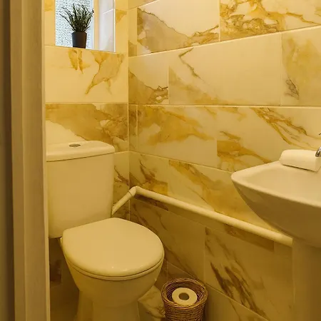 Entire 3br Near Chorlton Water Park And Airport With Parking Манчестер