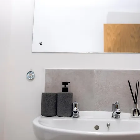 Luxury 2br مانشستر