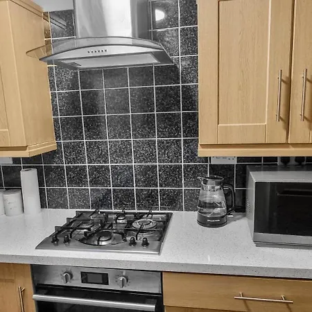 Spacious 3br Near Etihad And Coop Live Free Parking