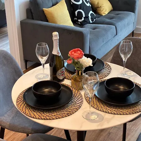 Luxury 2 Bed 13th Floor View Of Old Trafford 公寓