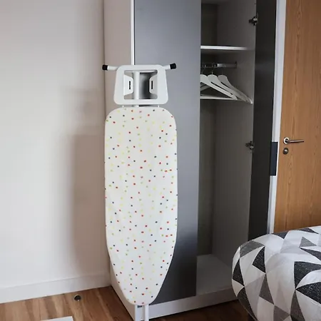 Luxury 2 Bed 13th Floor View Of Old Trafford