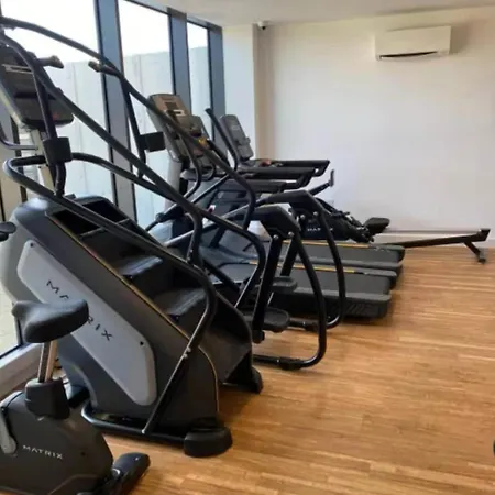 Luxury 2 Bed 13th Floor View Of Old Trafford