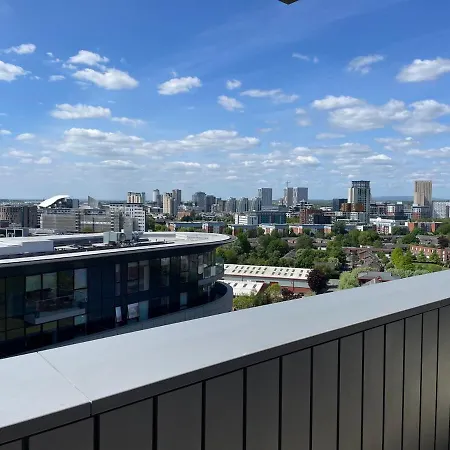 Luxury 2 Bed 13th Floor View Of Old Trafford 公寓