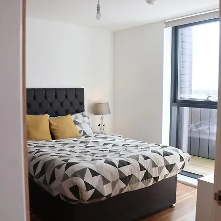 Luxury 2 Bed 13th Floor View Of Old Trafford 公寓 *