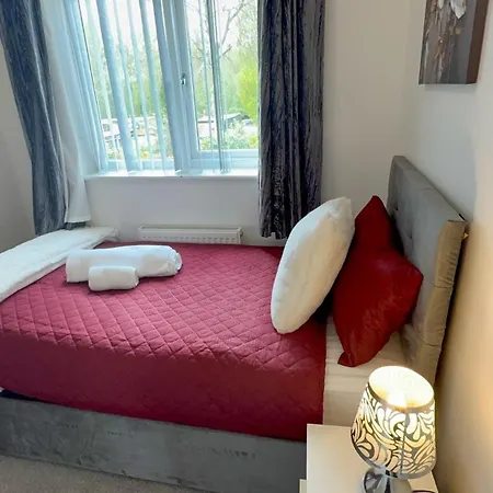 Holiday home Northeast Sleeps 8 With Onsite Parking
