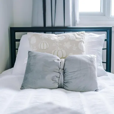 بيت للعطل 3br Salford Sleeps 7 Kitchen Parking مانشستر