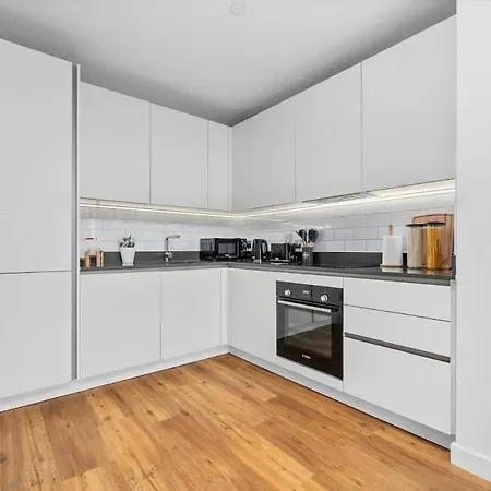 City Center 28 Day Stay Perks From May, Family And Business Travel Hideaway,Parking, Walking Distance To All Amenities Apartment Manchester