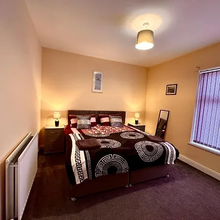 Cosy 4 Bedder House Near Centre Hébergement de vacances Manchester