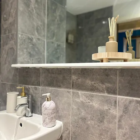 - Next To Ao Arena - With Parking Apartamento