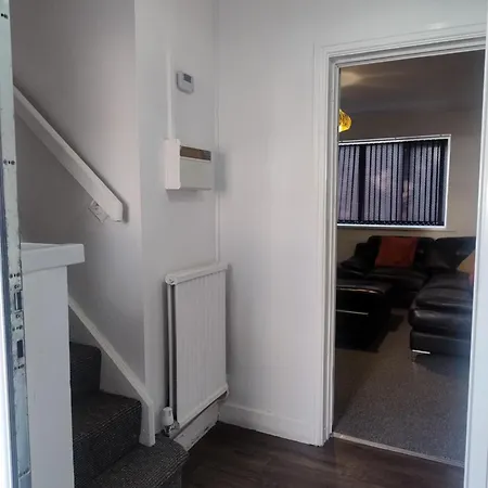 Entire 3br Near Chorlton Water Park And Airport With Parking *