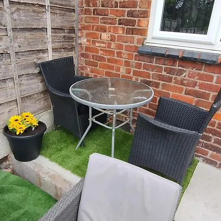 Entire 3br Near Chorlton Water Park And Airport With Parking *