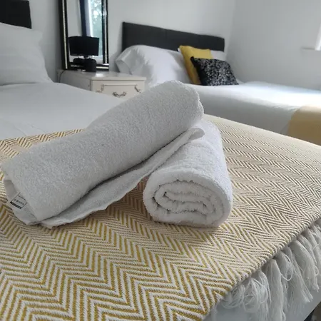 Entire 3br Near Chorlton Water Park And Airport With Parking *