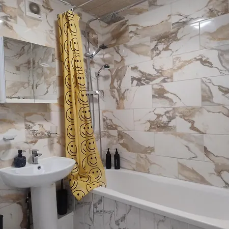 Entire 3br Near Chorlton Water Park And Airport With Parking בית נופש מנצ'סטר