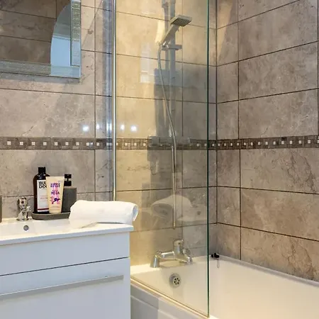 Apartamento Sleeps 6 Stunning 2 Bed By Superhost *