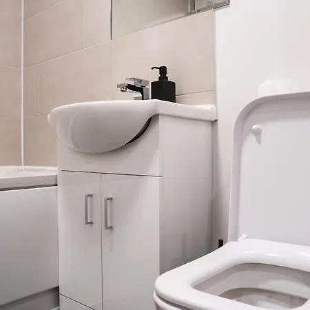 アパート Stunning Modern 3 Bed, 2 Bedroom - Secure Parking - Close To Centre And Old Trafford *