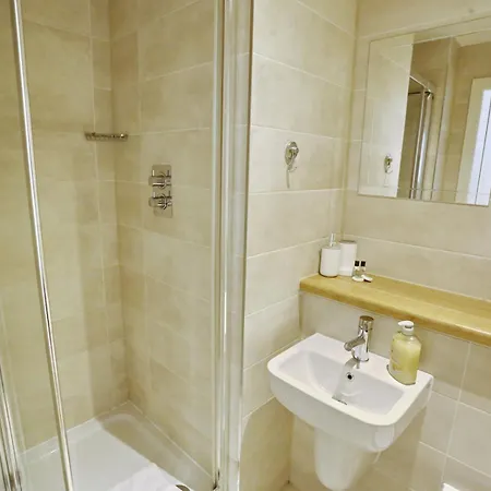 Urban Escape - Walk To Of Salford Pass The Keys Manchester