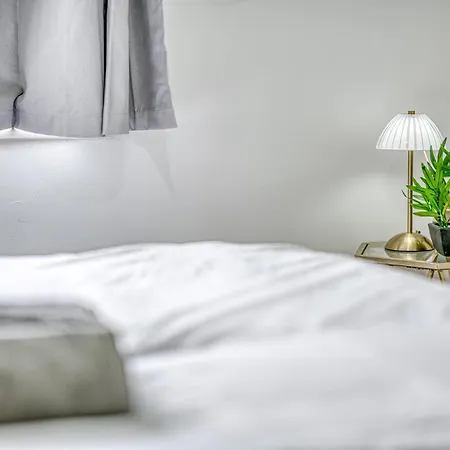 Modern 2br With Free Parking Sleeps 8 Walk To Old Trafford